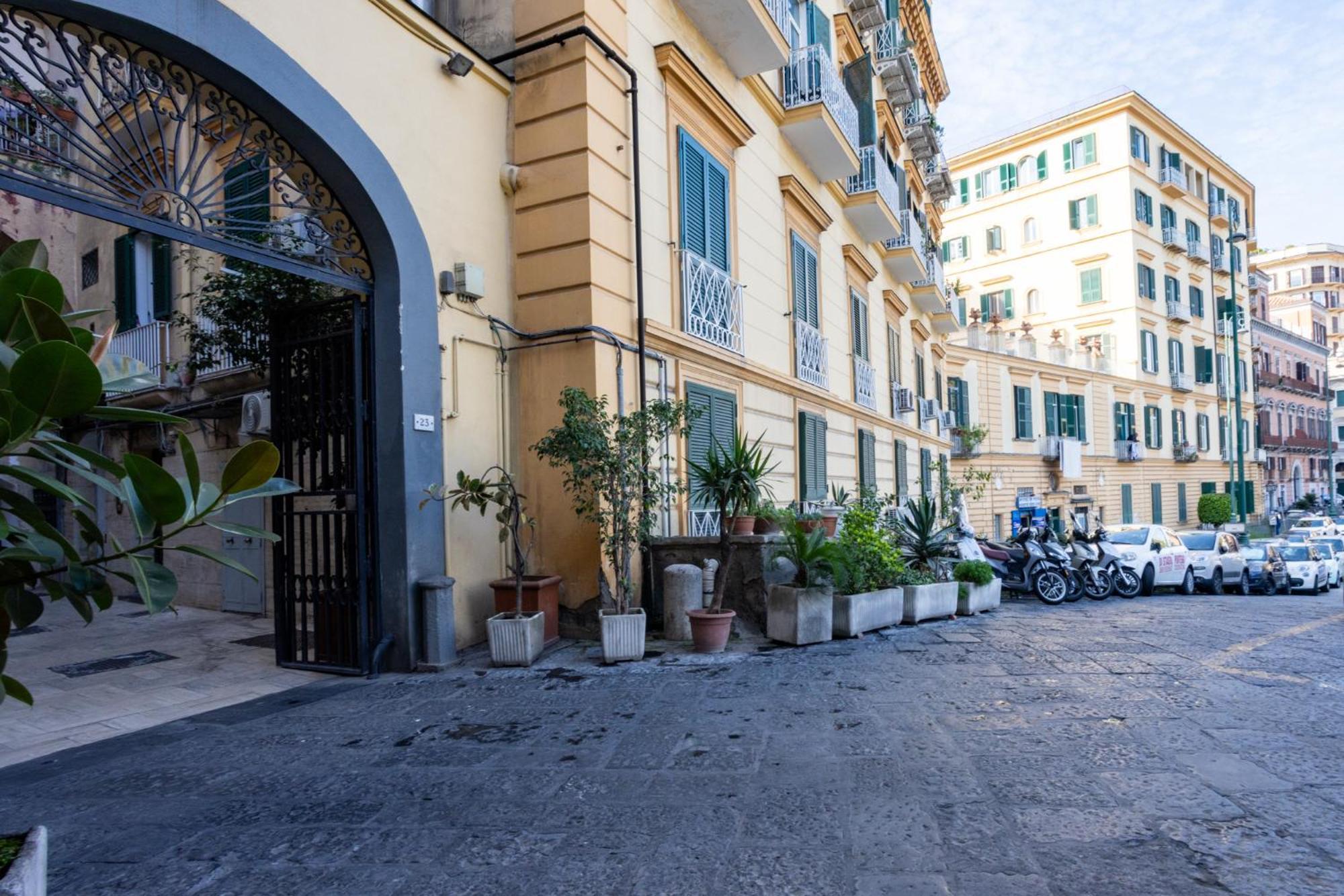 Molo Caracciolo Apartment Napoli Ngoại thất bức ảnh