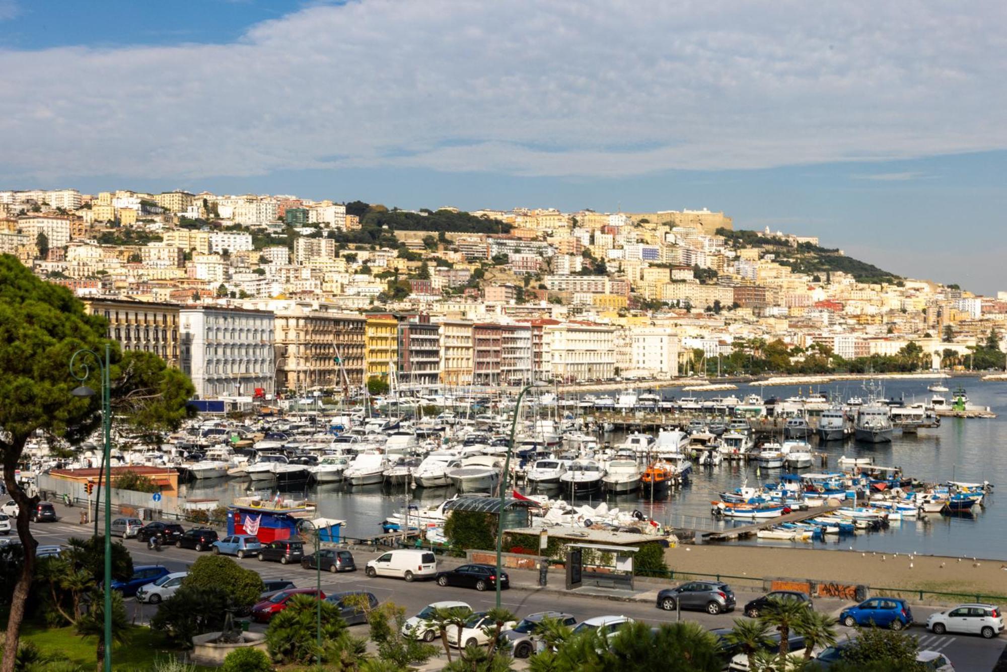 Molo Caracciolo Apartment Napoli Ngoại thất bức ảnh